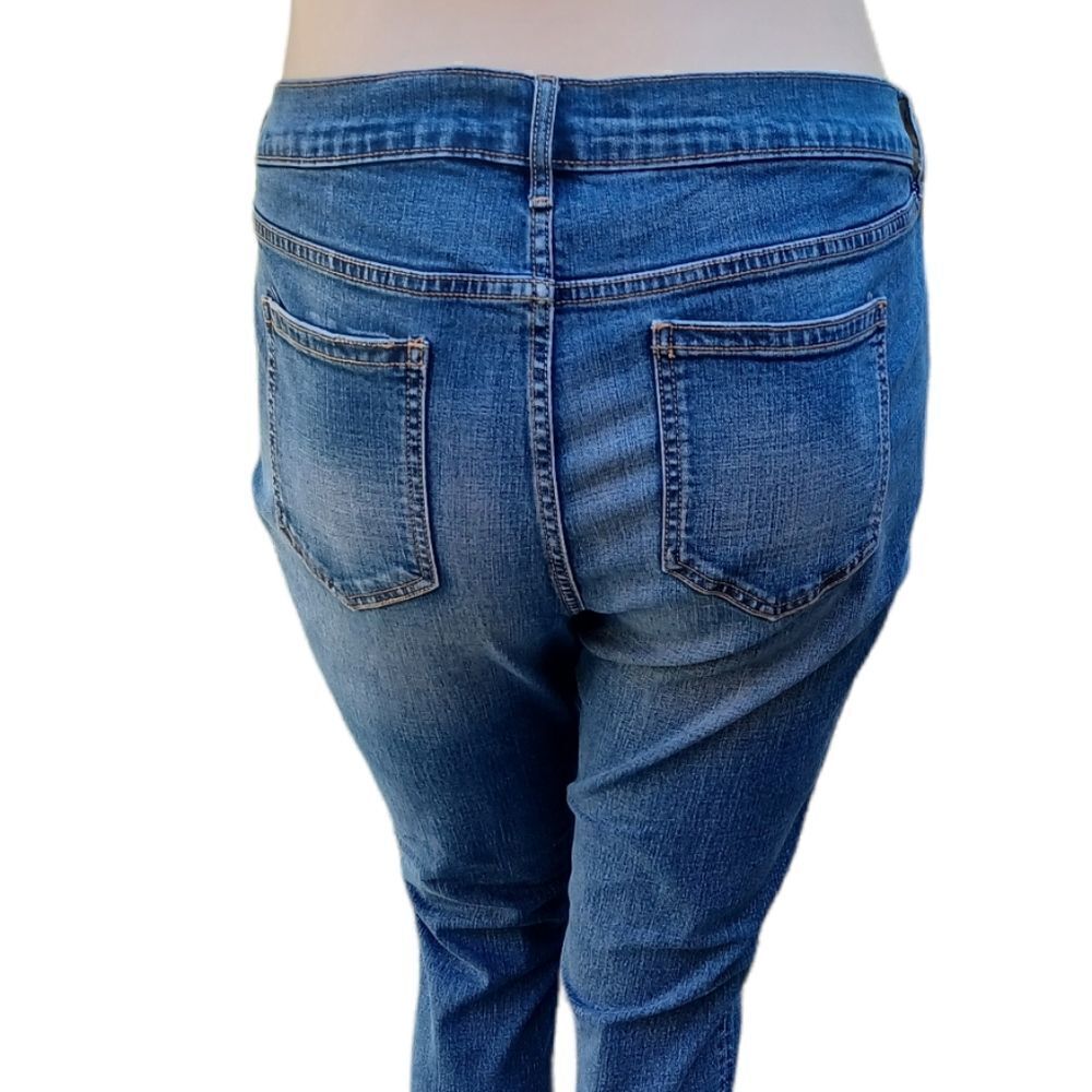 579725..Old Navy Boyfriend Jeans Size 16R, 41"W, 26" Inseam, 9"Rise - Picture 5 of 6